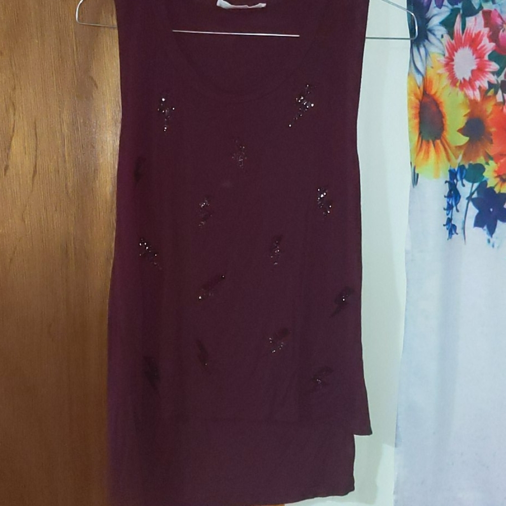 It Heart Closet burgendy tank top